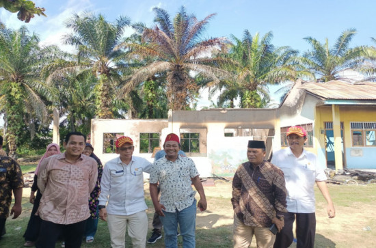 Tinjau TK Dahlia Indah yang Terbakar di Kecamatan Kampa, Pj Sekda Kampar ; Segera Kita Lakukan Perbaikan 