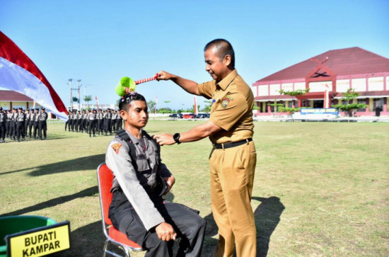 Hadiri Upacara Pembukaan Pendidikan Bintara Polri Gelombang II T.A 2023 Di Polda Riau, Asisten I Ahmad Yuzar berharap Bintara yang lulus ini dapat menjunjung Moralitas, Berintegritas dan Di Cintai Oleh Masyarakat.