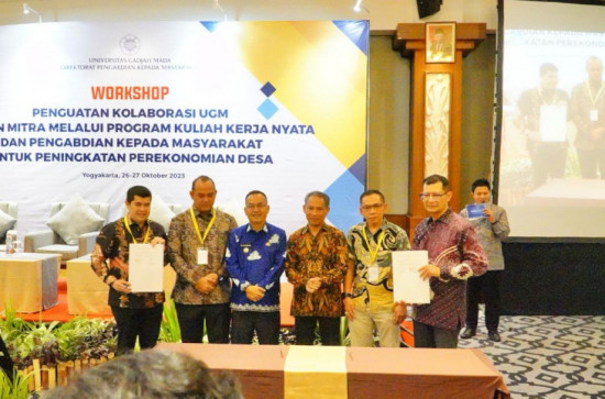 Penguatan Ekonomi Desa, Pj Bupati Kampar Tandatangani MoU dengan UGM Yogyakarta. 
