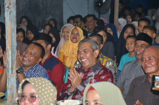 Perdana Dalam Sejarah Sandiwara, Pj Bupati Kampar Saksikan Langsung Sandiwara Amal Dan Nikmati Kuliner Khas Kuok. 