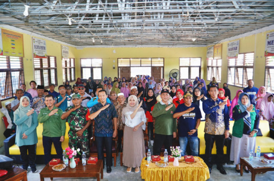 Gagas Kegiatan Bhakti Sosial Kesehatan Bersempena HUT Fakultas Kedokteran UR, drg. Yusi Firdaus Katakan, pentingnya Kesehatan Masyarakat dalam Menunjang Majunya Pembangunan Daerah. 