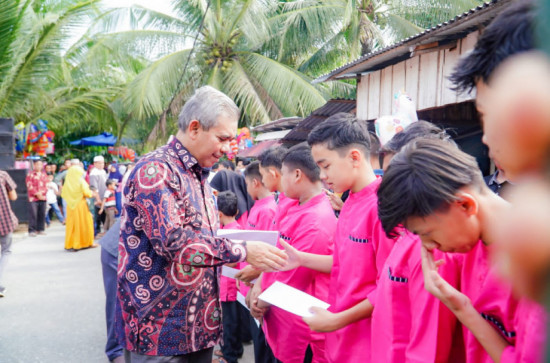 Hadiri Acara Santunan Anak Yatim Desa Padang Mutung, Pj. Bupati Kampar: Dengan Menyantuni Anak Yatim Merupakan Wujud Kepedulian Terhadap Sesama. 
