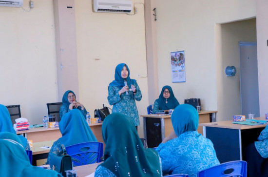 Rapat Kerja Perdana Setelah Dilantik Menjadi PJ. Ketua TP. PKK Kab. Kampar, drg. Yusi Prastiningsih, MM : Memaksimalkan Pelaksanaan Kegiatan Dengan Terencana sesuai dengan Time Scedule. 