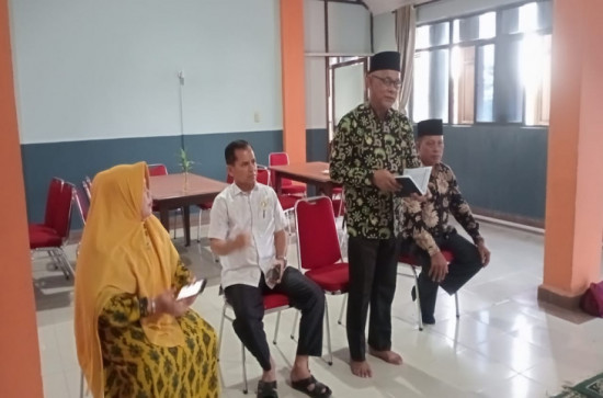 Pertama dilombakan pada MTQ Riau, Ketua LPTQ Kampar Dampingi TC Barzanji. 