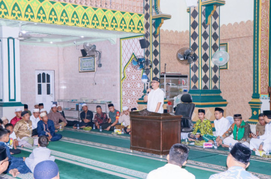 Hadiri Tabligh Akbar, Pj Bupati Kampar meminta mohon Dukungan Untuk Menjalankan Program-Program yang di amanahkan untuk Kesejahteraan Masyarakat Kampar.