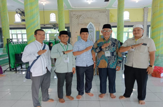 Didampingi Ketua LPTQ Kampar Yurmailis, Plh Kakan Kemenag Kampar Tinjau Pelaksanaan MTQ Hari Pertama. 