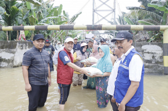 Tinjau Banjir. Pj Bupati Kampar ; Semua Terdampak Banjir akan di Salurkan Bantuan. 