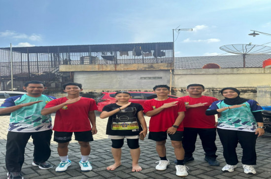 Tunggal Putri dan Ganda Putra Cabor Bulu Tangkis Kampar Lolos Final di POPDA Riau XVI di Pekanbaru. 