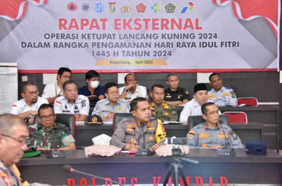 Hadiri Rapat Persiapan Operasi Ketupat Lancang Kuning 2024, Pemda Kampar Siap Saling Bersinergi Demi Mewujudkan situasi Kamtibmas, kelancaran dan kenyamanan Saat Hari Raya Idul Fitri 1445H.
