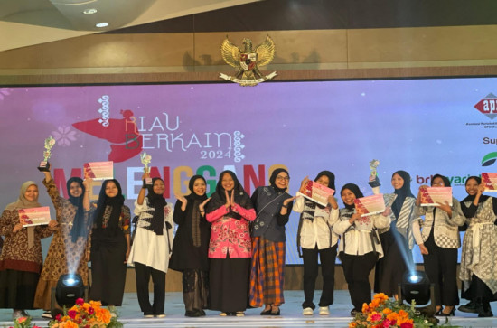 Hadiri Riau Berkain 2024 Pada Peringatan Hari Batik Nasional 2024, Kab. Kampar Bangga Punya Batik Khas Kampar