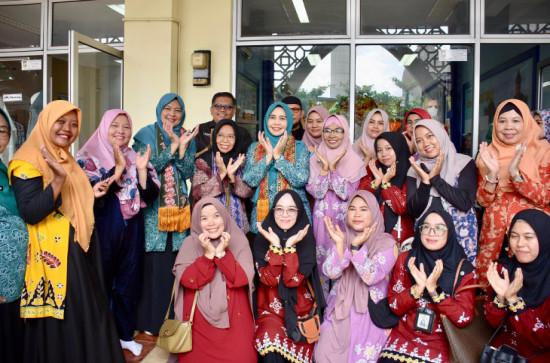 Ketua Dekranasda Kab. Kampar Sambut Kunjungan Ketua Dekranasda Prov. Riau Di Galeri Dekranasda Kab. Kampar