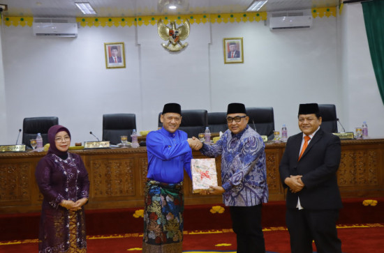 Bupati Kampar Hambali SE, MBA, MH, Sampaikan Pidato jawaban Pemerintah Terhadap Ranperda APBDP 2024. 