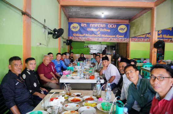 Usai Rapat Pleno Rekapitulasi, Hambali Ajak Wartawan Makan Siang