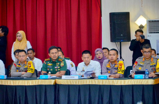 Pj Bupati Kampar Ikuti Rapat Koordinasi Persiapan Distribusi Logistik Pemilu Tahun 2024.