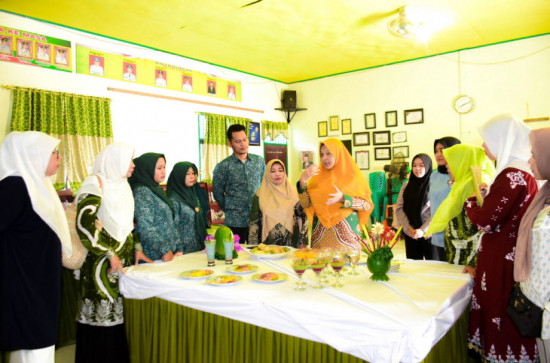 Pj. Ketua TP PKK Kab. Kampar Evaluasi Dan Tinjau Persiapan Lomba Cipta Menu B2SA Untuk Tingkat Prov. Riau. 