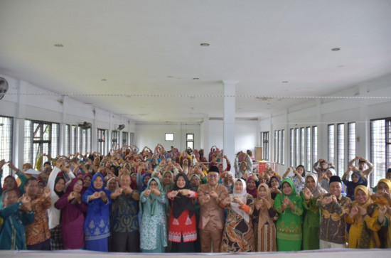 Bunda Paud Kabupaten Kampar Buka Sosialisasi tentang Penguatan transisi Paud ke SD Di Kecamatan Tambang.Ricana : “Tiga target perubahan dalam Program penguatan Transisi Paud ke SD”