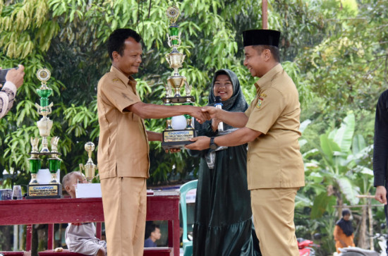 Hadiri HUT Desa Muara Selaya Ke-25, Pj Sekda Kampar Mengucapkan Selamat Semoga Desa ini semakin maju dan sejahtera dalam berbagai aspek 