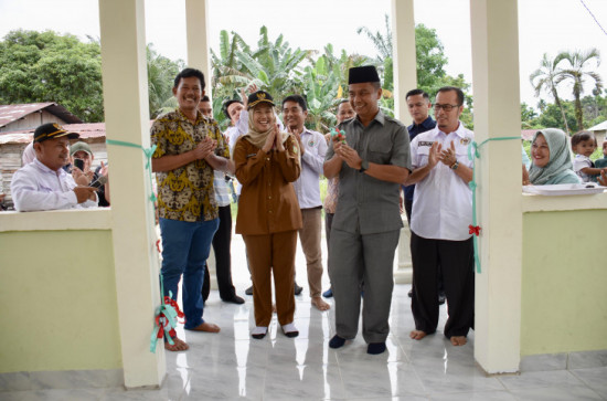 Resmikan Posyandu Melati Desa Karya Indah, PJ Sekda Kampar Berharap Fasilitas ini Dapat Dipergunakan Secara Optimal Bagi Kepentingan Masyarakat.