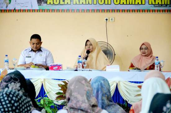 Pj. TP PKK Kb. Kampar Pimpin Rakor Dan Penyusunan Renja Percepatan Penurunan Stunting Bersama DWP Kab. Kampar Di Kec. Kampa. 