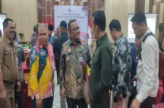 Wakili Pj Bupati Kampar, Kadis DLH Kab Kampar Hadiri Pengukuhan Kepala OJK Provinsi Riau