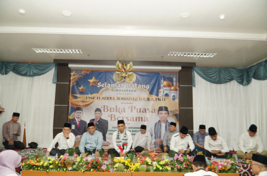 Wakili Pj Bupati Kampar, Kepala Dinas Pariwisata Kab. Kampar Hadiri Buka Bersama Di Pengadilan Agama Bangkinang.