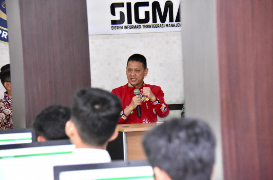 Pj Bupati Kampar Tinjau Langsung 42 Calon Taruna STPN Kampar Ikuti Tes CBT.