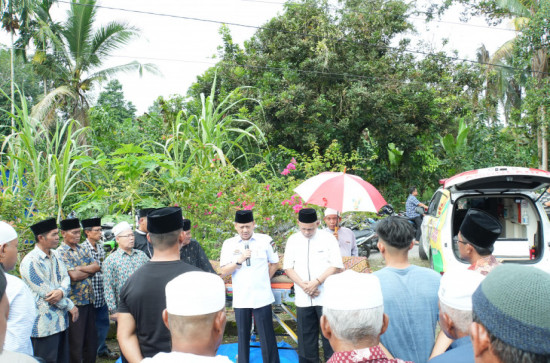 Pj Bupati Kampar Lepas Hj Rasyidah, Orang Tua Dari Ketua LPTQ Kampar.