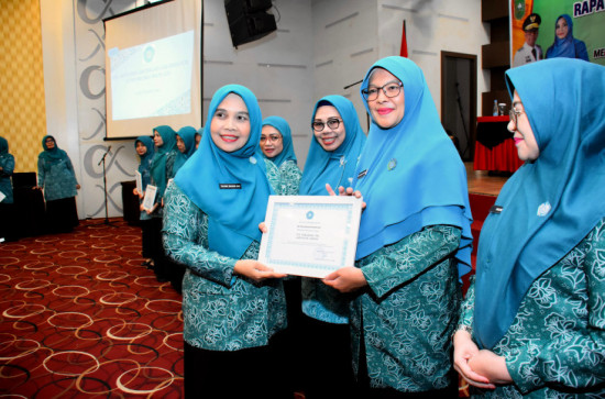 Pj. Ketua TP PKK Kab. Kampar Ikuti Rangkaian Kegiatan Rakor Dan Konsultasi PKK Tingkat Prov. Riau Tahun 2024 Di Pekanbaru. 