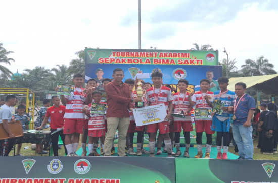 Turnamen Akademi Sepak Bola Bima Sakti Antar Pelajar Se Provinsi Riau Sukses Digelar. 
