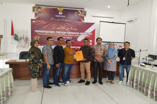 Untuk Penelitian Administrasi Bacalon Bupati /Wakil Bupati Kampar Periode 2024-2029, KPU Kampar terima Berkas Perbaikan Kelengkapan Administrasi. 
