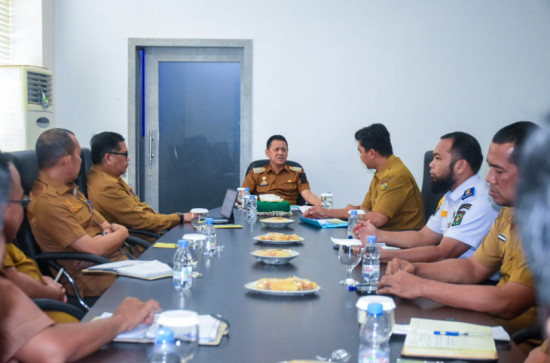 Pj Bupati Kampar Terkankan Dinas Terkait Selesaikan 500 Pemohon PBG untuk Tingkatkan PAD