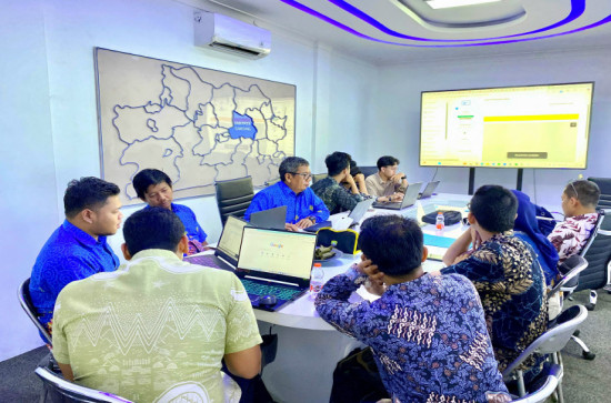 Tindak Lanjuti Kerjasama Hibah Aplikasi, Tim IT Diskominfosan Kab. Kampar lakukan Asistensi Teknis ke Diskominfosanditik Kab. Sumedang