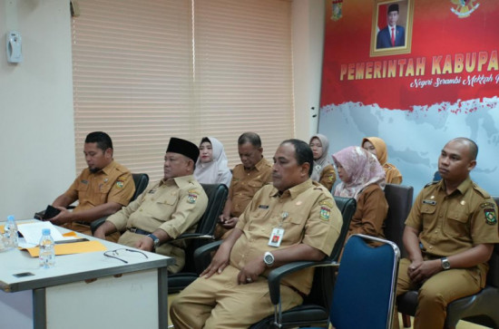Ikuti Rakor Pengendalian Inflasi Daerah Melalui Zoom Meeting, Pemda Kampar Katakan Pasokan Pangan Untuk Kabupaten Kampar Masih Cukup dan Terkendali. 