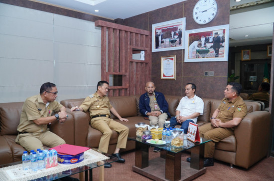 Sebelum Lakukan Monev, KI Riau Audiensi dengan Pj Bupati Kampar. 
