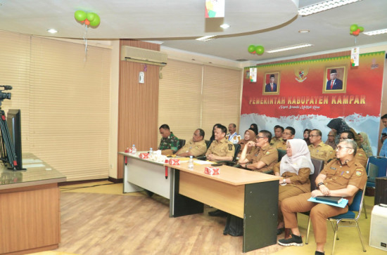 Dipimpin Langsung Mendagri, Pj Bupati Kampar Ikuti Rakor Pengendalian Inflasi Serta Penanggulangan Polio dan TBC. 