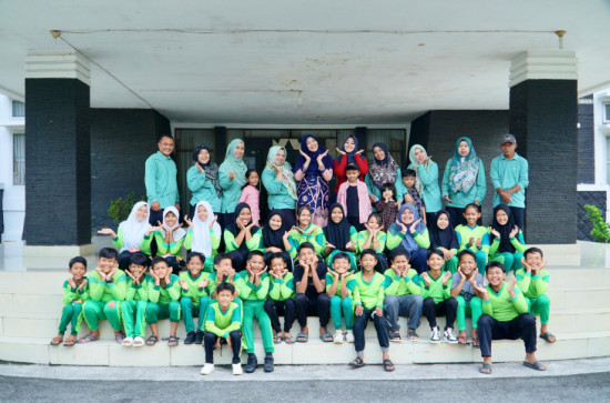 Sarapan Bersama Murid SD 017 Kampar, Pj. Ketua TP PKK Kab. Kampar Pesankan Untuk Selalu Rajin Dan Tekun Belajar