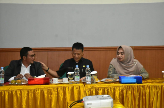 Rapat Bersama Yayasan Politeknik Kampar, Pj Bupati Kampar ; Ciptakan Lingkungan Pendidikan Yang Lebih Unggul dan Inklusif. 