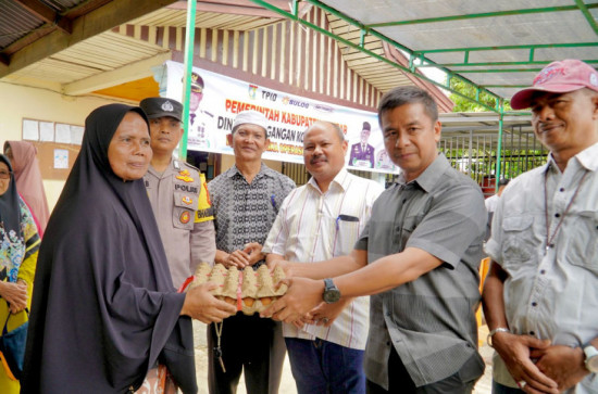 Upaya Pemkab Kampar Tekan Angka Inflasi, Gelar Operasi Pasar Murah Di Bawah Harga Pasar.