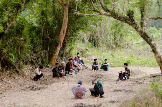 Ayi Ayo Zora, Bukti Ketaatan dan Kepatuhan Anak - Anak Yang Sholeh