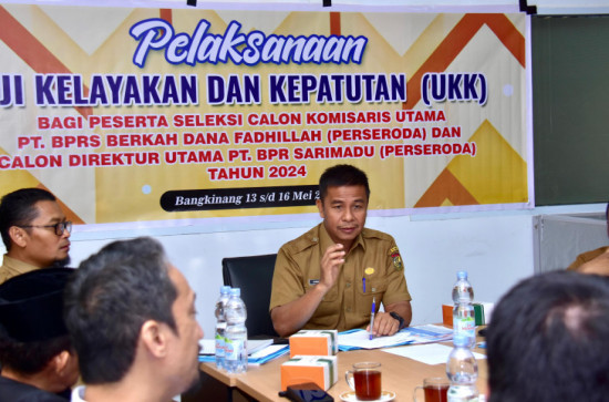 Dua Peserta Calon Direktur PT. BPRS IKuti UKK.