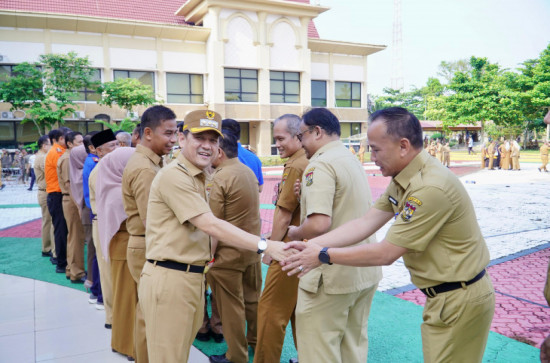 Hari Pertama Masuk Kerja Iedul Fitri 1445 H, Hambali Apresiasi Kehadiran ASN /THL dilingkup Pemkab Kampar. 