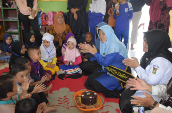 Bunda PAUD Kab. Kampar Laksanakan Monev MPLS Transisi Paud Ke SD Yang Menyenangkan. 