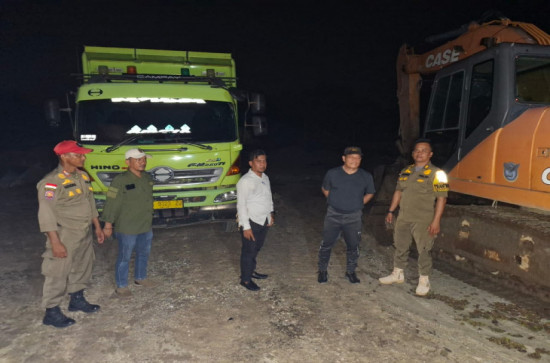 Tim Yustisi Kabupaten Kampar hentikan aktivitas pertambagan galian Golongan C di Desa Koto Tibun Kec. Kampar