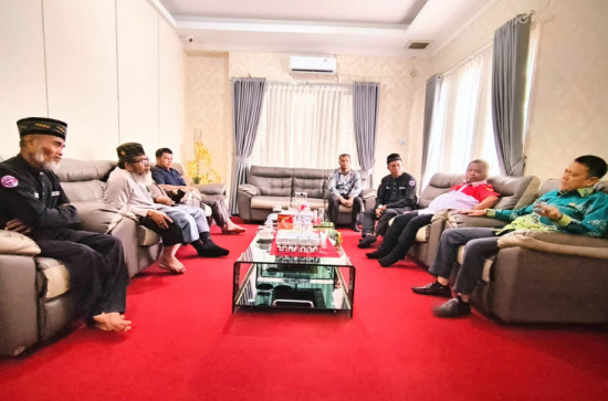 Terima Audiensi Perwakilan Ninik Mamak Desa Sinama Nenek Terkait Koperasi, Pj Bupati Kampar Tegas Akan Di Mediasi sesuai  Dengan Regulasi.