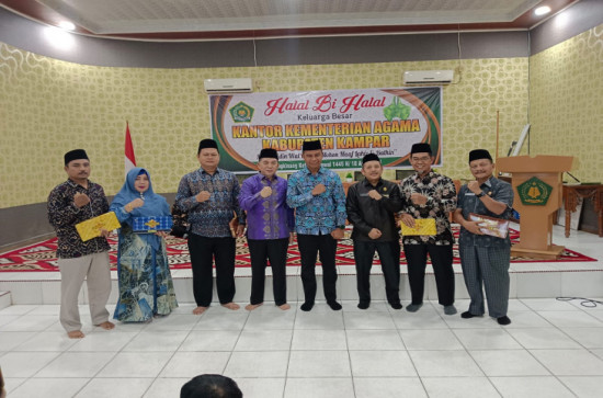 Plh Sekda Kampar Hadiri Halal Bi Halal Di Kemenag Kampar.
