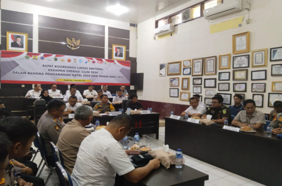 Hadapi Natal danTahun Baru 2025. Polres Kampar Gelar Rapat Operasi Lilin.  