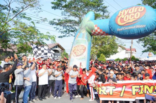 Bersama Sekda Provinsi Riau, Pj Bupati Kampar Hambali Lepas Jalan Santai di Desa Pandau, Kecamatan Siak Hulu