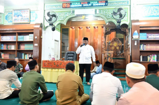 Peringatan Isra' Mi'raj 1445 H/2024 M Pemda Kampar Di Masjid At-Taubah Yusri : “Kita jadikan sholat sebagai kunci sukses kehidupan dunia dan akhirat