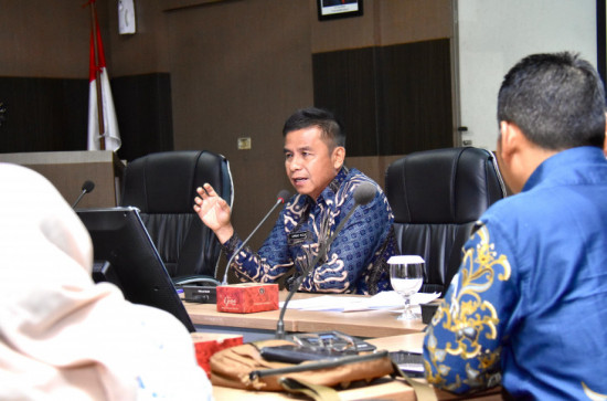 Pj Sekda Kampar Pimpin Rapat Persiapan Penyusunan Laporan Pj Bupati Kampar Triwulan III.
