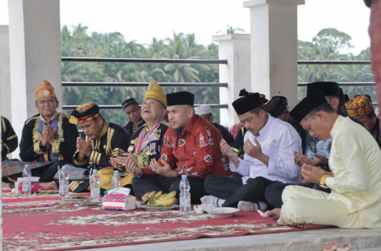 Staf Ahli Bupati Kampar Readel Fitri Hadiri Halal Bi Halal Pasukuan Domo Kenegerian Airtiris